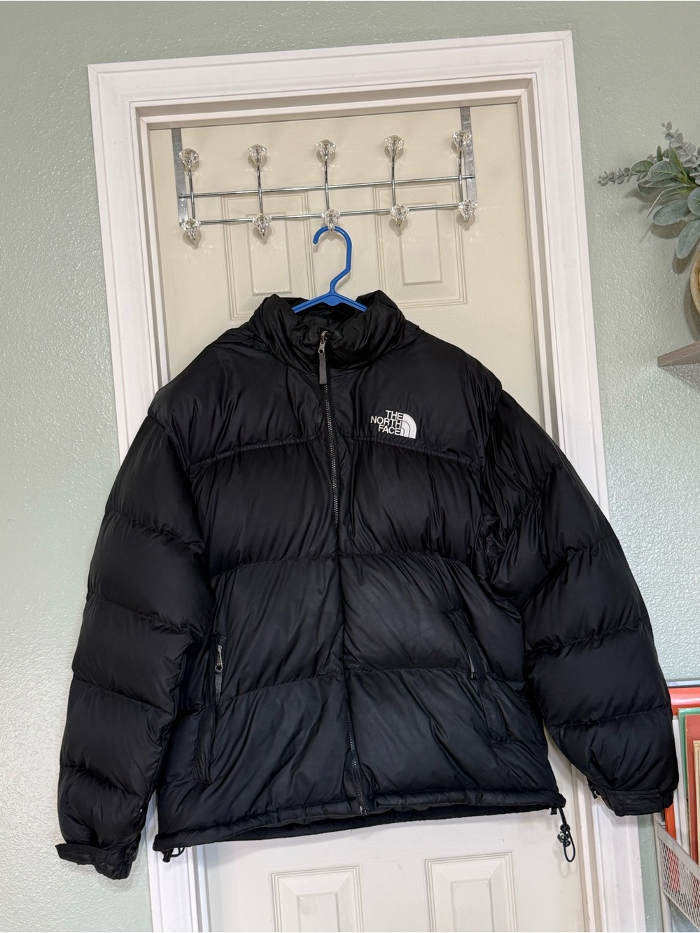 The North Face Men’s XXL Classic Black Puffer Jacket 700 Hooded Zipper Pockets